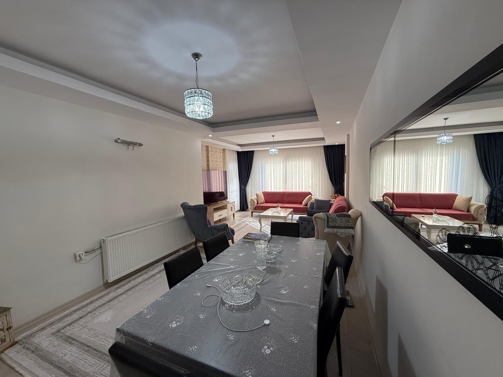 EKB'DEN SİLİFKE'NİN MERKEZİNDE ÇOK GENİŞ SATILIK DAİRE