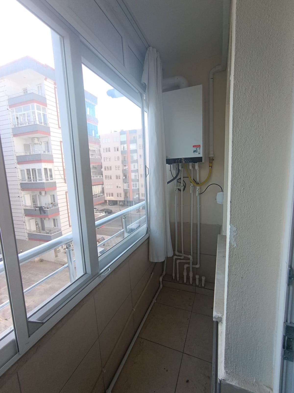 GÖKSU'DA TEBESSÜM SİTESİ'NDE ARA KAT GENİŞ DAİRE - Görsel 13