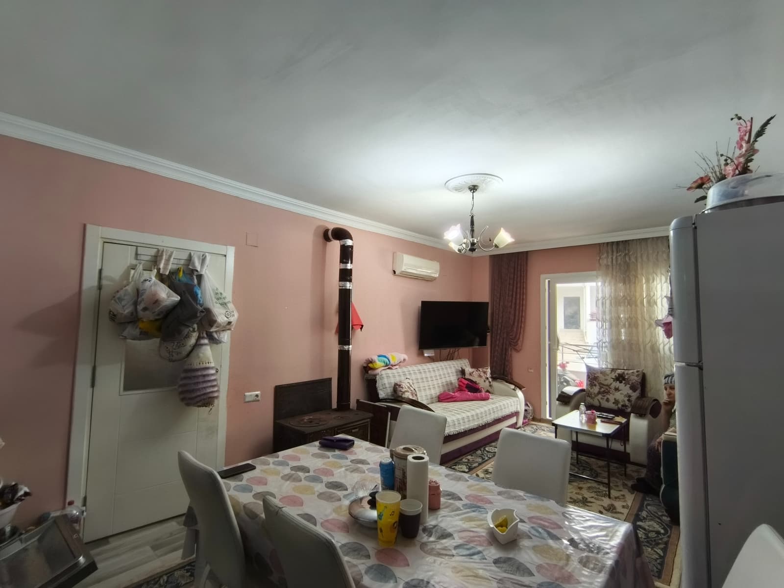 TAŞUCU'NDA MERKEZİ KONUMDA MÜSTAKİL GİRİŞLİ DAİRE